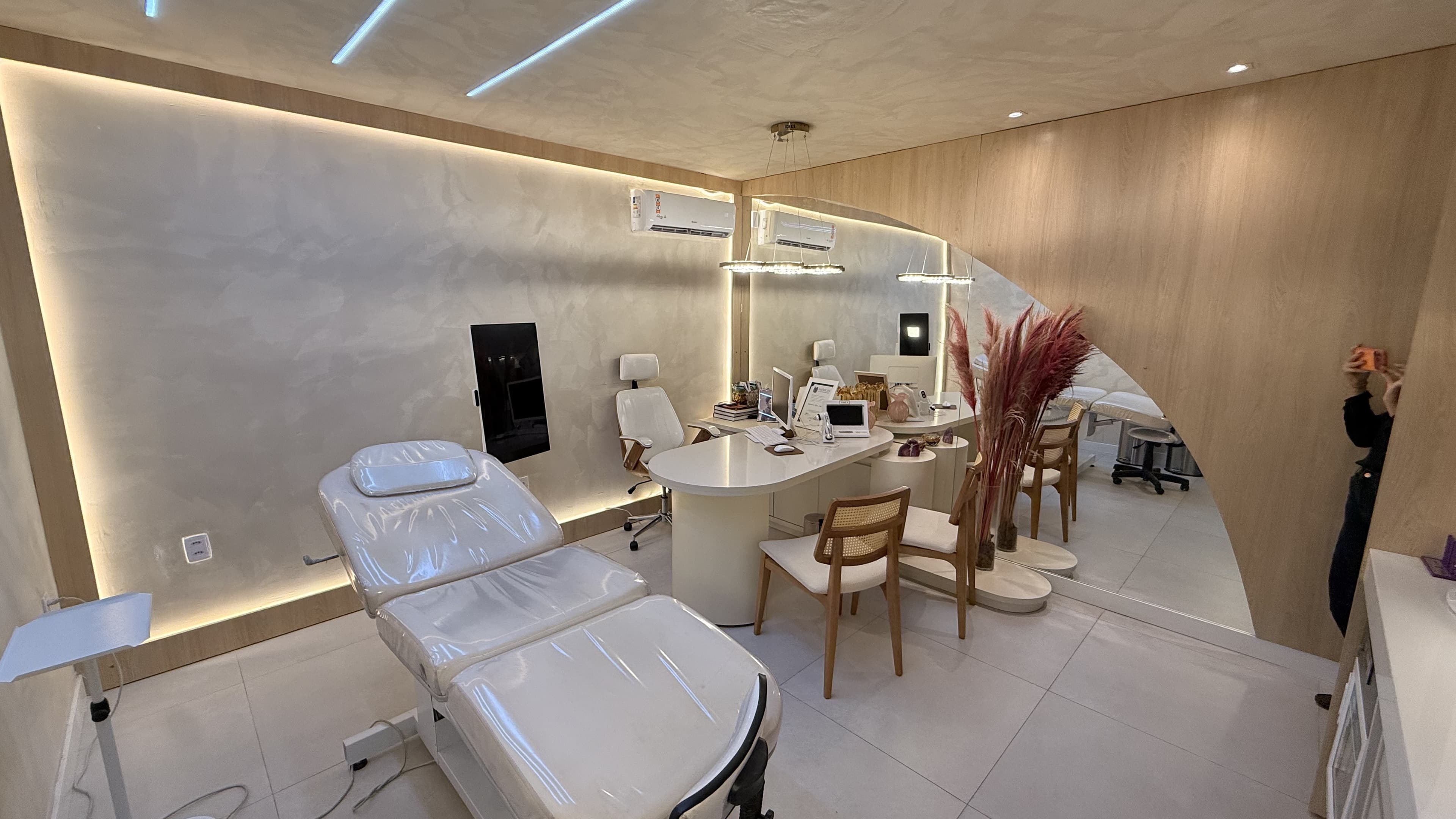 Sala de harmonização facial com iluminação especial